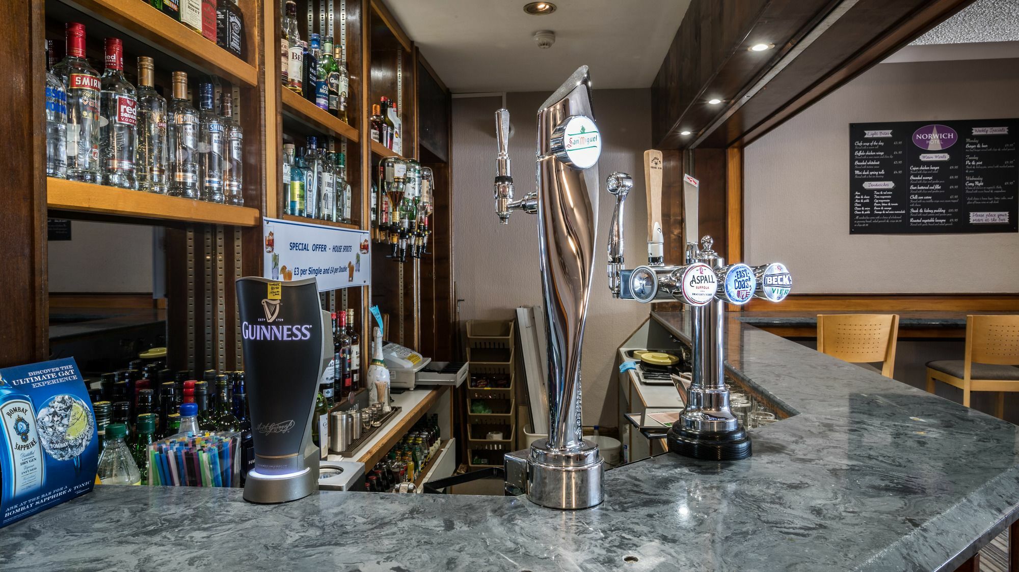 Norwich Hotel 3*